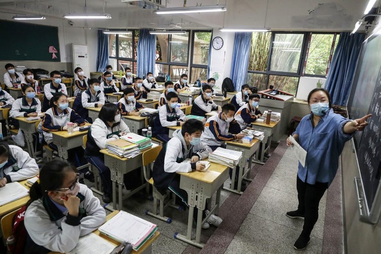 COVID-19: Students in Wuhan return to school