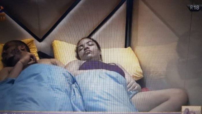 BBNaija: Nengi And Ozo Sleep For The First Time Without “Walls” Between Them (Photo)