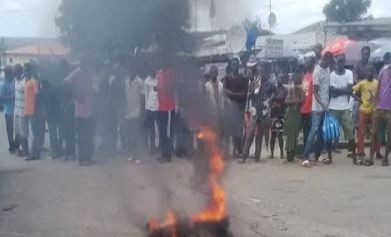 Two Burnt To Death For Armed Robbery In Calabar