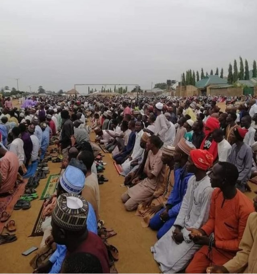 Zaria residents sacrifice two rams as they pray against incessant kidnapping (photos)