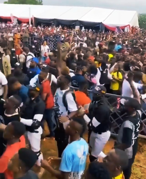 Watch As Guests And Bouncers Struggle To Pick Money At Obi Cubana’s Mum Funeral