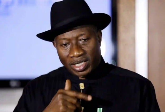 Goodluck Jonathan Reconnects With Former UNIPORT School Mates 40 Years Later