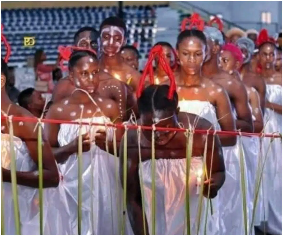 Na So Witchcraft Dey Start Reactions As Rivers University Theatre Arts Students Traditional Outfit For Induction.jpg