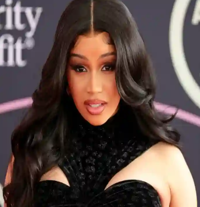 “I hate this dumbass fanbase” Cardi B deactivates her Twitter and Instagram accounts after shocking Grammys beef with her fans
