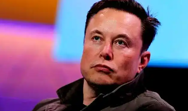 Elon Musk jokes about buying Manchester United