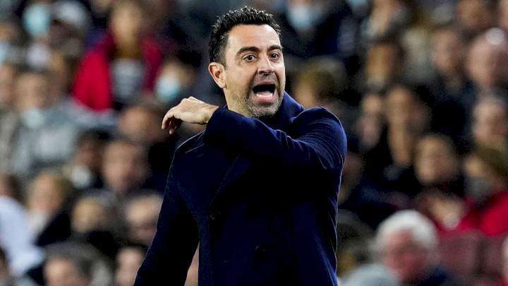 Xavi Hernandez clashes with Pique in front of Barcelona players