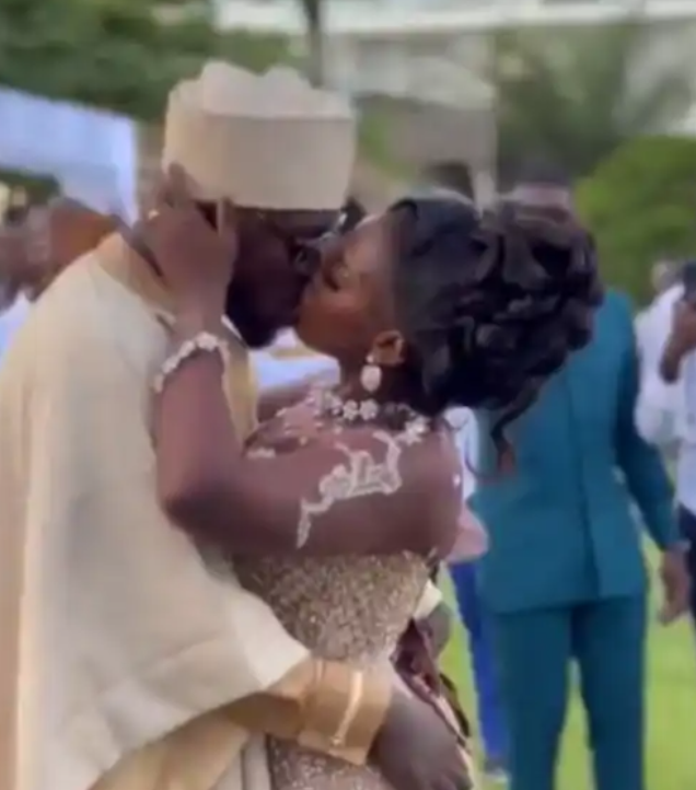 Trending Video Of Ghanaian Couple Kissing Passionately At Their Wedding Ceremony