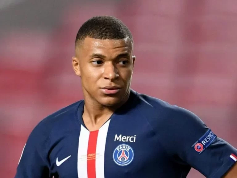 Qatar 2022: “His mother is Nigerian” – Argentina fans mock Kylian Mbappe
