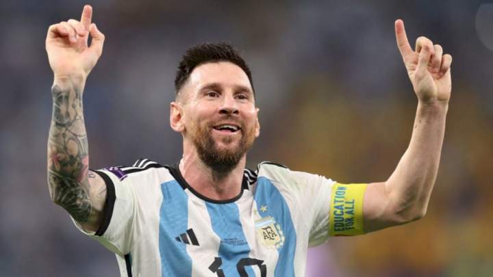Player Of The Year Award: Lionel Messi wins, overtakes Cristiano Ronaldo